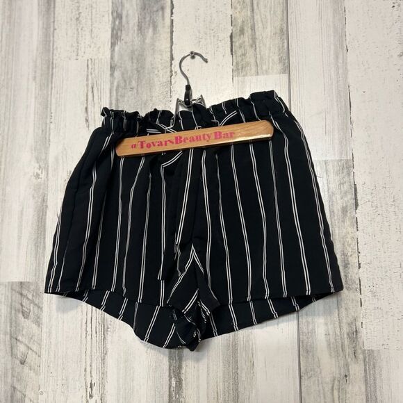 Stripped shorts - Picture 4 of 7